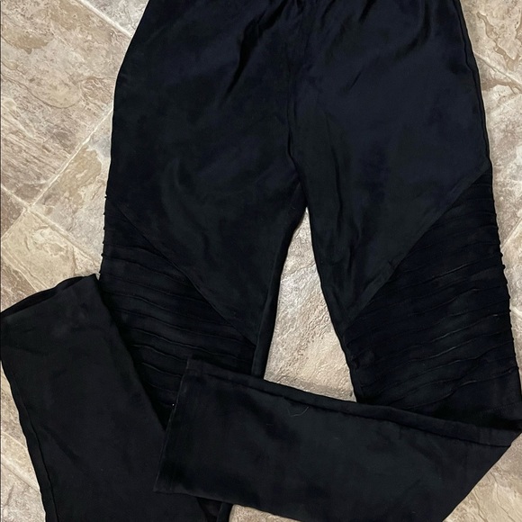 Velour/Faux Suede Moto Leggings - Picture 4 of 5